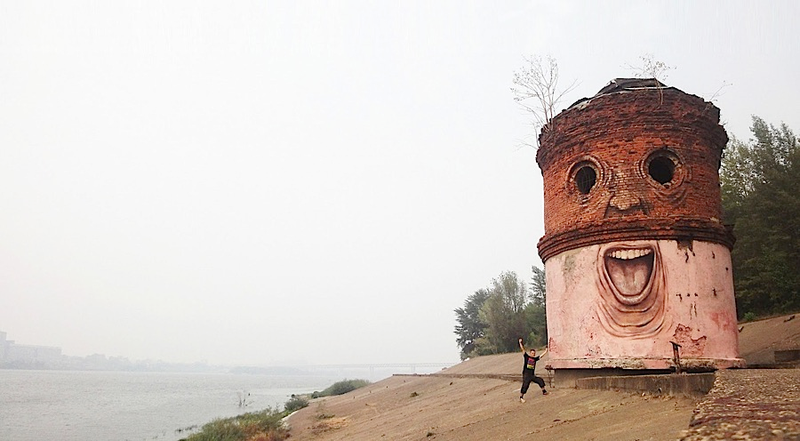Illustration for article titled Cool graffitis bring old buildings to lifeĀ